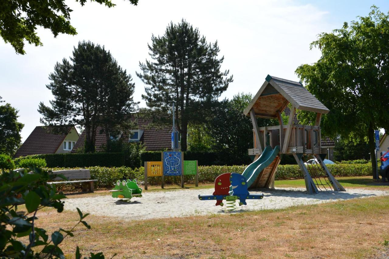 Vakantiehuis De Vennen In Vlagtwedde Parkeren Voor De Deur エクステリア 写真