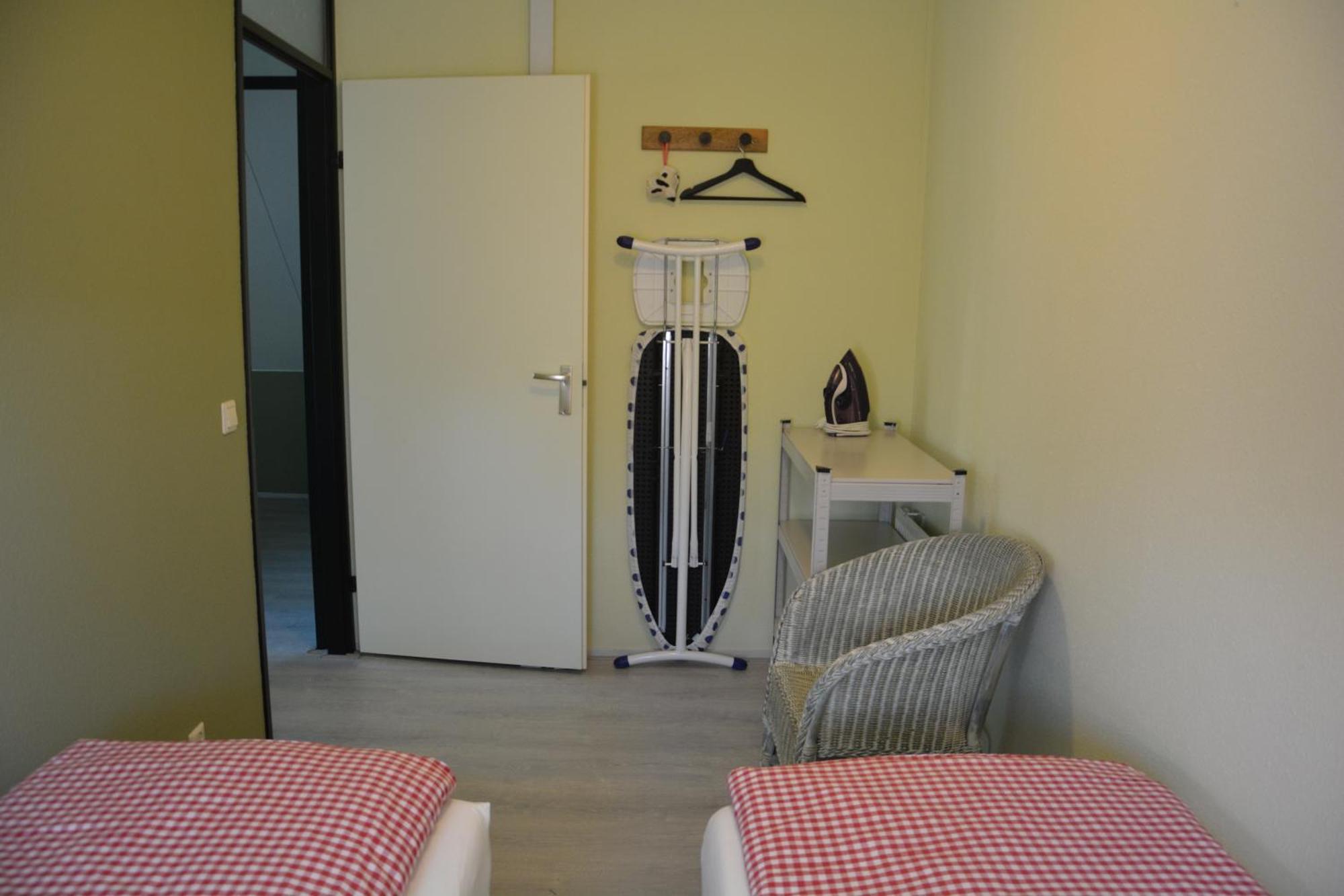 Vakantiehuis De Vennen In Vlagtwedde Parkeren Voor De Deur エクステリア 写真